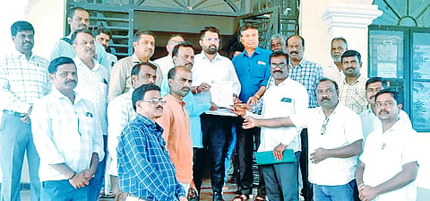 26-SGN-1- teachers manavi