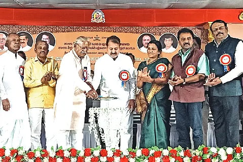 MP Ramesh Jigajinagi, State Level Volleyball Games, Talikote,
