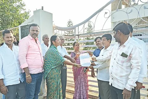 The house was handed over by Ilakalla Municipal Council