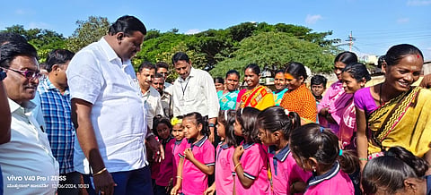 district koppal mla raghavendra hitanala school tour
