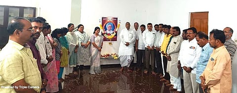 district koppal ex prime minister manamohan singh dcc amaregouda bayyapura