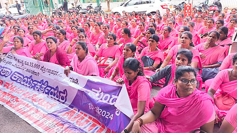Asha workers protest Mandya