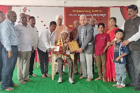 Dr. M. B. Hoogara, Lavani Sahitya, Certificate Course, Sindagi, Vishwa Vidyalaya, Research, Saranga Math, Dr. M. B. Hoogara,