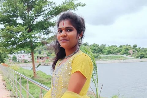 Folk singer ends life 21 days after marrying Instagram friend