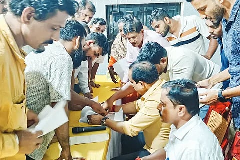 Ism_party workers