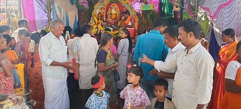 ಹೂವಿನಹಡಗಲಿ ತಾಲೂಕಿನ ಇಟ್ಟಿಗಿ ಗ್ರಾಮದಲ್ಲಿ ಊರಮ್ಮ ದೇವಿ ಜಾತ್ರೋತ್ಸವ ನಿಮಿತ್ತ ದೇವಿಗೆ ವಿಶೇಷ ಪೂಜೆ ನೆರವೇರಿಸಲಾಯಿತು.