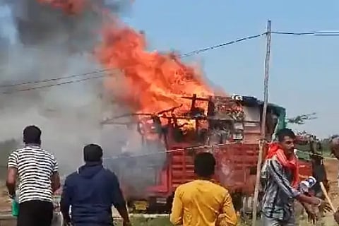 Fire accident, burning lorry, Golasangi, Koodagi cross of National Highway-50, Police, Maharashtra, Eicher goods lorry, Bangalore, Mumbai, Household goods,