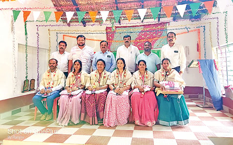 ವರ್ಗಾವಣೆಗೊಂಡ ಶಿಕ್ಷಕರಿಗೆ ಬೀಳ್ಕೊಡುಗೆ