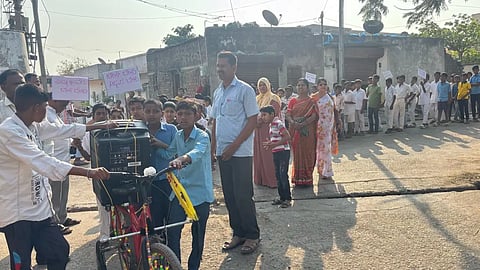 Aadhaar card awareness through Prabhatperi