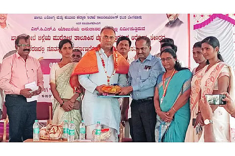 It is the responsibility of the government to protect the health of the people