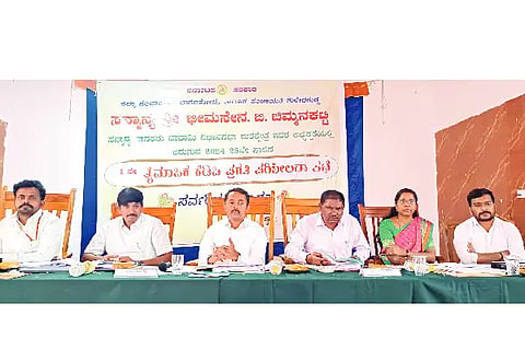 MLAs scold depot manager