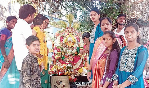 ಹೂವಿನಹಡಗಲಿ ತಾಲೂಕಿನ ಬೂದನೂರಿನಲ್ಲಿ ಹೊನ್ನತ್ತೆಮ್ಮ ದೇವಿಗೆ ಗ್ರಾಮಸ್ಥರು ವಿಶೇಷ ಪೂಜೆ ಸಲ್ಲಿಸಿದರು