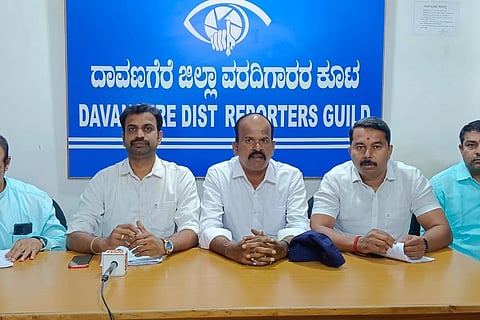 dvg-bjp-press-meet_20250312232122213.jpg
