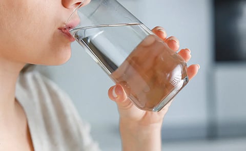 089qdk1g_benefits-of-drinking-water-before-brushing_625x300_24_November_22
