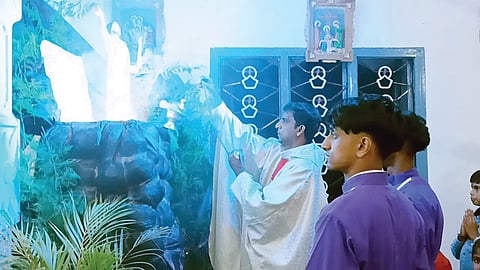 ಶ್ರದ್ಧಾ ಭಕ್ತಿಯಿಂದ ಜರುಗಿದ ಈಸ್ಟರ್ ಹಬ್ಬ