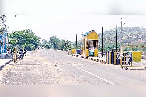 Devadurga tool gate working stop