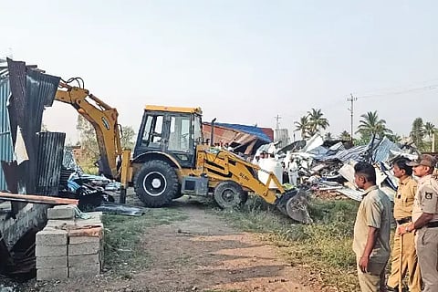 Removal of unauthorized sheds by the taluka administration
