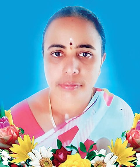 12 mlv 1 ಸುಮಿತ್ರಾ (52)