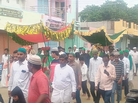 ತಾವರಗೇರಾದಲ್ಲಿ ಉರುಸ್ ನಿಮಿತ್ತ ಗಂಧ ಮೆರವಣಿಗೆ ನಡೆಯಿತು.