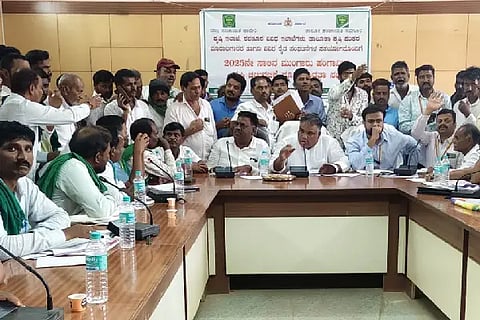 Farmers outrage on MLAs, officials