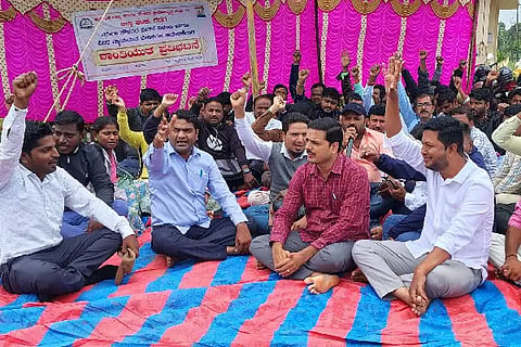 NREGA outsourced staff protest