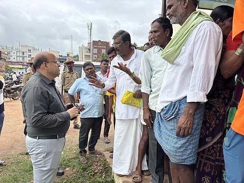 district koppal fertilizer issue dc suressh itnal farmers protest