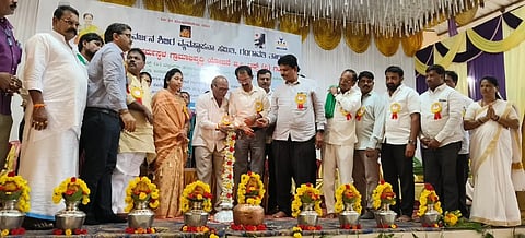 ಗಂಗಾವತಿ ತಾಲೂಕಿನ ವಡ್ಡರಹಟ್ಟಿಯಲ್ಲಿ ಹಮ್ಮಿಕೊಂಡಿದ್ದ ಮದ್ಯವರ್ಜನ ಶಿಬಿರ ಕಾರ್ಯಕ್ರಮವನ್ನು ಶ್ರೀಕ್ಷೇತ್ರ ಧರ್ಮಸ್ಥಳ ಗ್ರಾಮಾಭಿವೃದ್ಧಿ ಯೋಜನೆ ಬಿಸಿ ಟ್ರಸ್ಟ್ ಜಿಲ್ಲಾ ನಿರ್ದೇಶಕ ಪ್ರಕಾಶರಾವ್ ಉದ್ಘಾಟಿಸಿದರು. ಗ್ರಾಪಂ ಅಧ್ಯಕ್ಷೆ ಮಂಜುಳಾ ಶಿವಪ್ಪ ಹತ್ತಿಮರದ, ಟಿಎಪಿಸಿಎಂಎಸ್ ನಿರ್ದೇಶಕ ಜೋಗದ ನಾರಾಯಣಪ್ಪ, ವೇದಿಕೆ ಜಿಲ್ಲಾಧ್ಯಕ್ಷ ನೀಲಕಂಠಪ್ಪ ನಾಗಶೆಟ್ಟಿ ಇತರರಿದ್ದರು.
