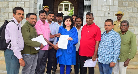 Guest lecturers state coordination committee protest Mandya