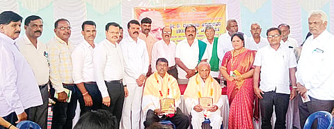 HUN-AUG-20-9(URS JAYANTHI AT HUNSUR CITY URS STATUE)