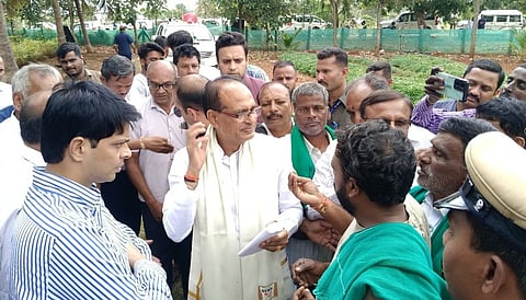 Union Agriculture Minister Shivraj Singh Chouhan visits farmers' farms in Mysore