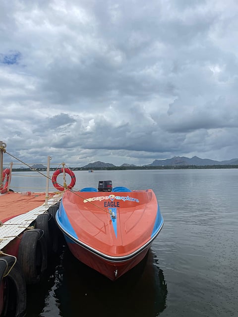 18-09-rama-boating