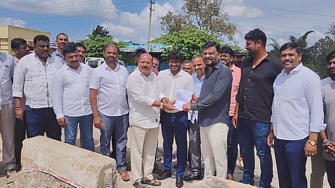 ರಾಷ್ಟ್ರೀಯ ಹೆದ್ದಾರಿಯಲ್ಲಿ ಡಿವೈಡರ್ ತೆರವಿಗೆ ಮನವಿ