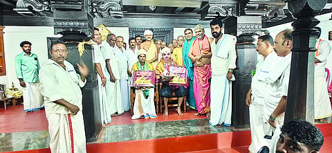 ಕಟೀಲು ಮೇಳದ ಭಾಗವತ ಅಂಡಾಲ ದೇವಿಪ್ರಸಾದ ಶೆಟ್ಟಿ, ಕನ್ನಡಿಕಟ್ಟೆ ಗಣೇಶ ಶೆಟ್ಟಿ ಅವರನ್ನು ಸನ್ಮಾನಿಸಲಾಯಿತು.