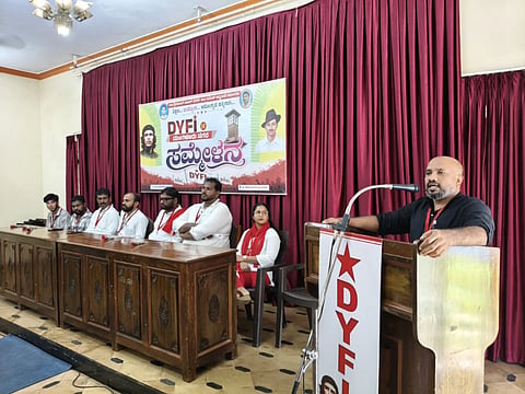 ಮಂಗಳೂರು ನಗರ ಯುವಜನ ಸಮ್ಮೇಳನ ಉದ್ಘಾಟಿಸಿ ಎಚ್. ಆರ್ ನವೀನ್ ಕುಮಾರ್ ಮಾತನಾಡಿದರು. ಬಿ.ಕೆ ಇಮ್ತಿಯಾಜ್, ಸಂತೋಷ ಬಜಾಲ್, ನವೀನ್ ಕೊಂಚಾಡಿ ಮೊದಲಾದವರಿದ್ದರು.