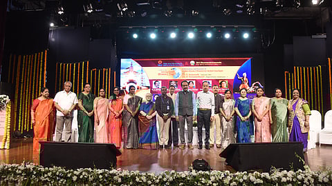 वैज्ञानिकों को किया सम्मानित