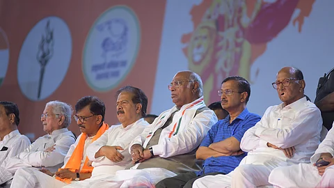 मुंबई | विपक्षी दल