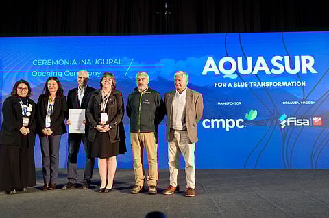 The 'Yelcho Project' -the first public-private alliance in Chile bringing together the salmon industry, SAG, and Sernapesca to reduce the use of antibiotics- has been signed within the framework of AquaSur 2024.
