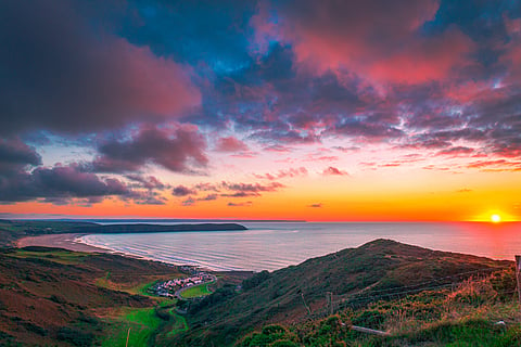  Te Mata Peak, Hawkes Bay, Central Otago in New Zealand at sunset.