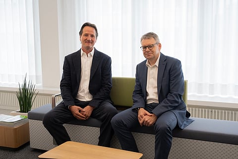 Ruedi Ryf, CEO of Swiss Blue Salmon AG, and Urs P. Gnos, President of the “Foundation for a Strong Glarus Region”.