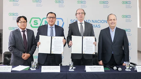 The Ministry of Production and the National Society of Industries join forces to improve the diet of Peruvians.
