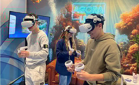 Puerto Felicidad involves an immersive experience with Virtual Reality headsets.