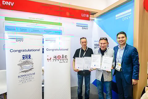 From left: Anthony Lim, Manager at Junshin Sushi, Chris Tan, Director at Songlilai Trading Enterprise PL, Silas Ding, Area Manager South-East Asia at DNV.