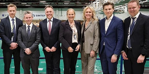 Norwegian Minister of defence Tore O. Sandvik brought the Nordic defence ministers to the Ocean Basin at SINTEF Ocean. From left: Peter Melgaard – Denmark, Pål H. Jonson – Sweden, Tore O. Sandvik – Norway, Alexandra Bech Gjørv – SINTEF, Þorgerður Katrín Gunnarsdóttir – Iceland, Antti Häkkänen – Finland, Vegar Johansen – SINTEF Ocean.