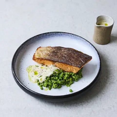 The campaign launched with this recipe for crispy salmon with beurre blanc, crushed peas and parsley oil featuring salmon from BAP-certified Hiddenfjord.