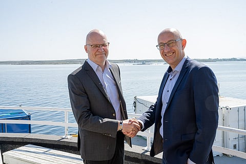 Roger Sørensen, Åkerblå's CEO and  Geir Fuglerud, CEO and Supply Chain & Product Assurance of DNV. Photo by: Åkerblå Group.