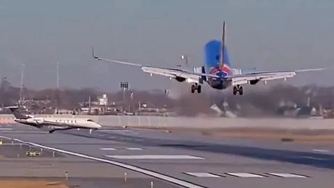 Chicago airport near-miss collision