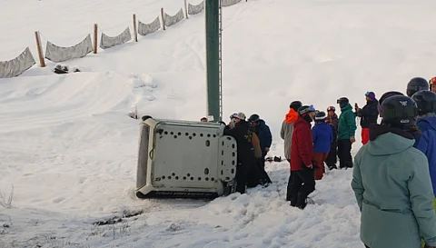 Kicking Horse gondola falls to the ground; resort closed