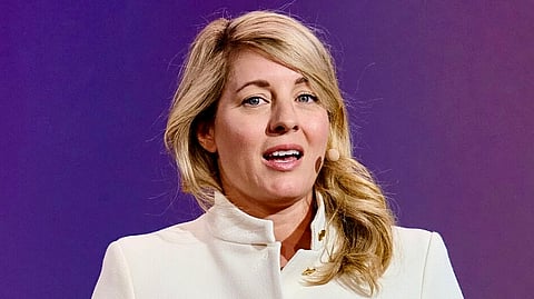 Melanie Joly Bill C8