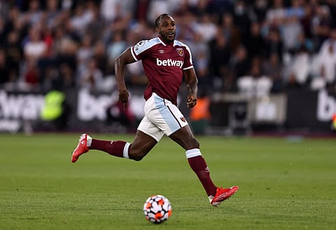 Michail Antonio tells Christian Romero to get on the weights in West Ham v Tottenham