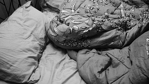 স্লিপ প্যারালিসিস বলতে কী বোঝায়